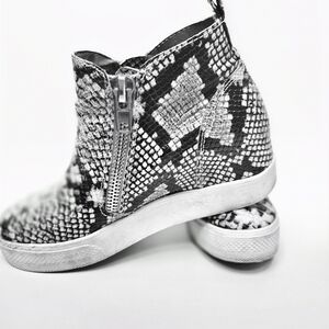 Steve Madden Black and White Snakeskin Sneakers